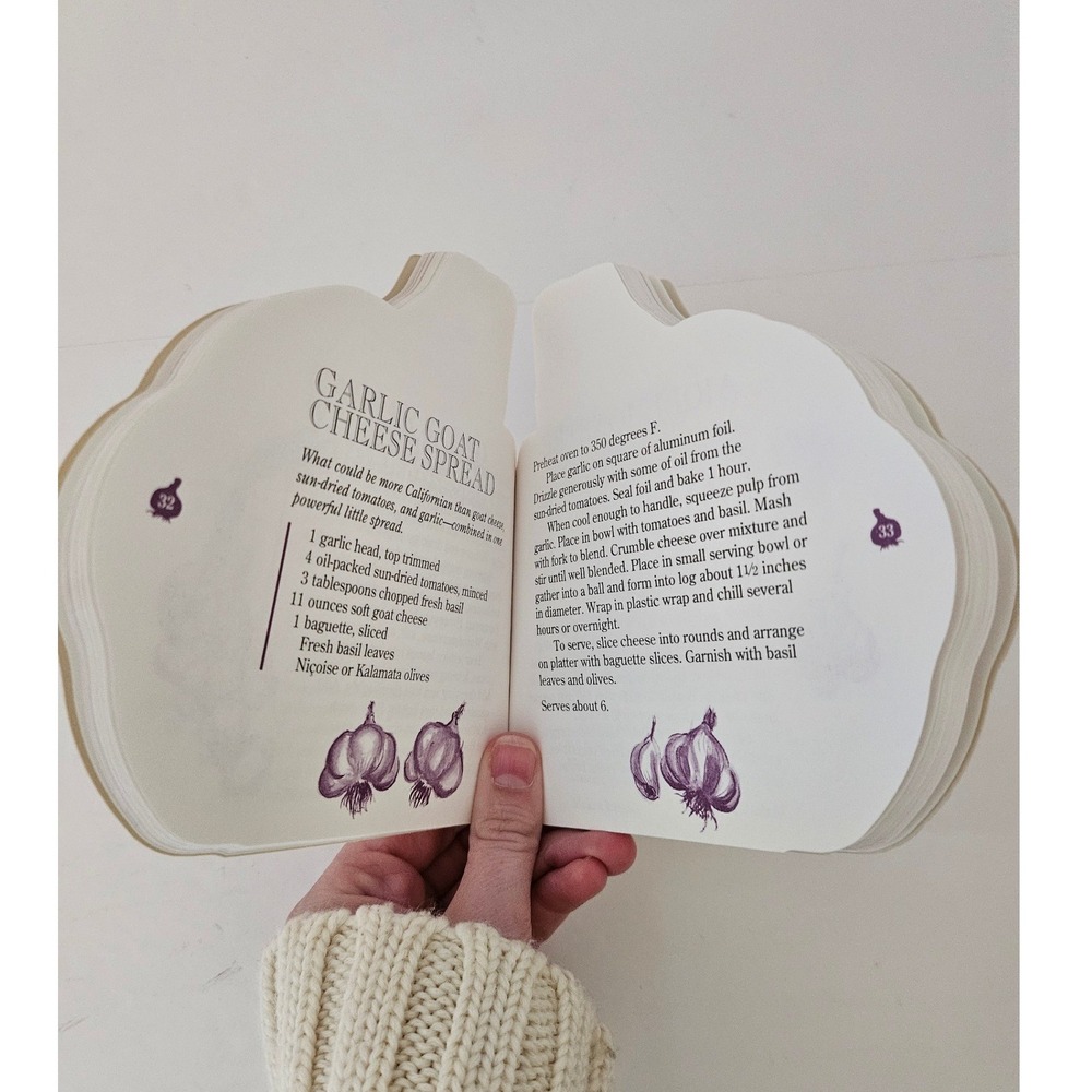 Totally Garlic Cookbook Helene Siegel Karen Gillingham 1994 Die-Cut Shaped Book - Picture 3 of 4